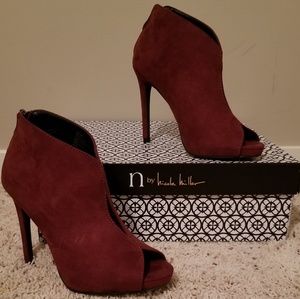 👠SOLD *N by Nicole Miller wine color